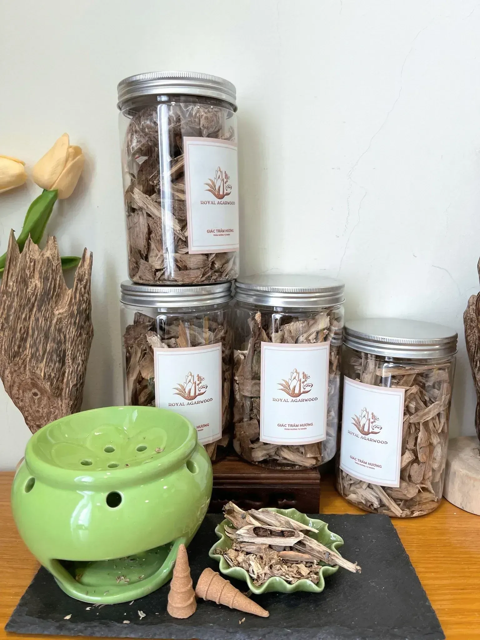 Natural Agarwood Chips &amp; Shavings – Vietnamese Oud For Burning &amp; Incense Making (100g Box)